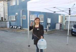 テント設営時、ペグ打ち出来ない場合は安全の為ウォータータンク等を必ず使用してくださいね(^^)